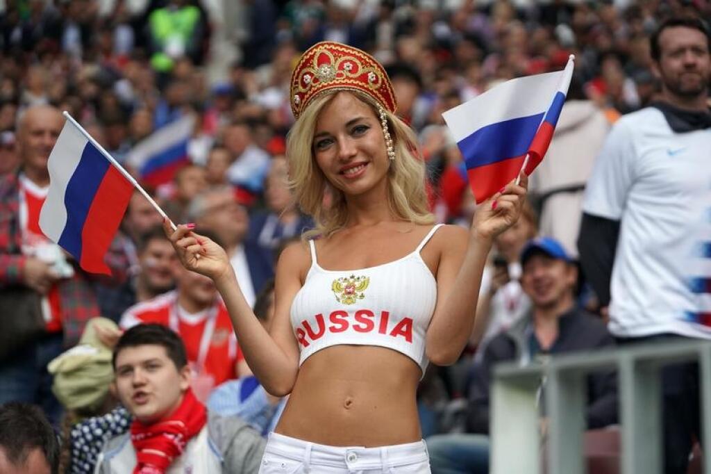 NATALIA NEMČINOVÁ (MS 2018 v Rusku) - Pozornosť si vyslúžila už počas otváracieho ceremoniálu futbalových MS v Rusku. Neskôr vyplávalo na povrch nielen to, že Natalia bola Miss Moskva v roku 2007, ale že bola slávnou pornoherečkou.