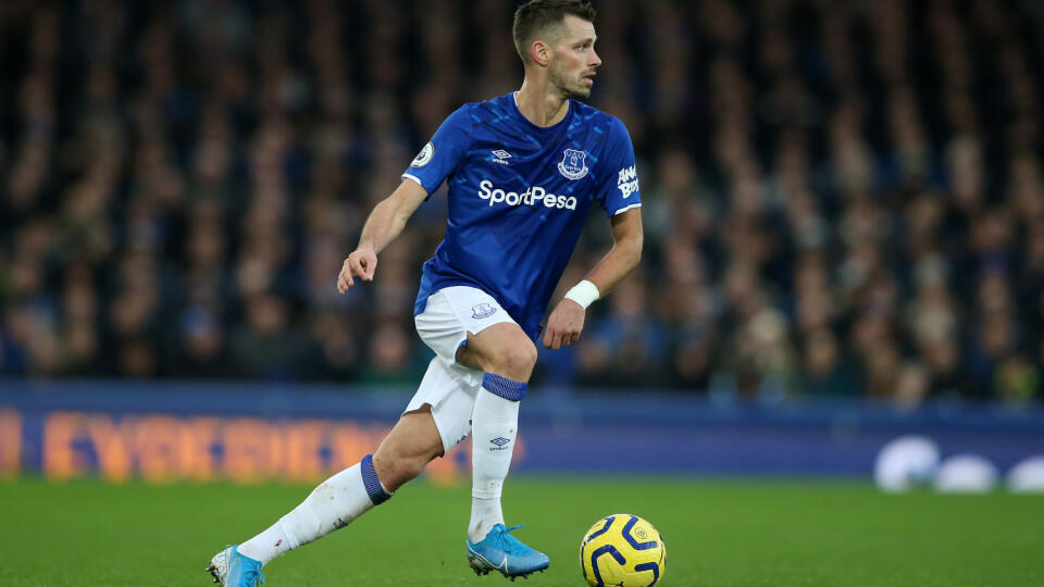 Francúzsky futbalový klub OGC Nice sa dohodol s Evertonom na prestupe Morgana Schneiderlina.