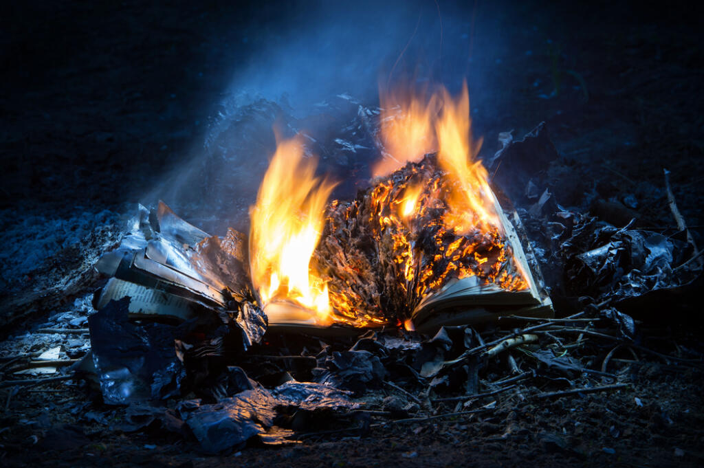 Incinerate,Shiny,Blazing,Aged,Dirty,Open,Antique,Book,On,Smoldering