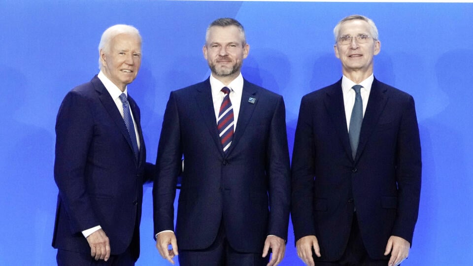 Prezident Peter Pellegrini sa zúčastnil na samite Severoatlantickej aliancie, kde mal prejav a ruku si tam podal s americkým kolegom Joeom Bidenom či generálnym tajomníkom NATO Jensom Stoltenbergom.