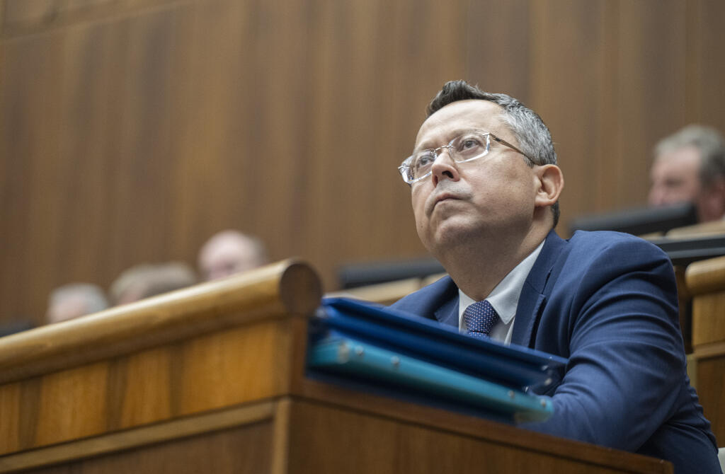 Na snímke minister financií SR Ladislav Kamenický (Smer-SD) počas 19. schôdze parlamentu 3. októbra 2024 v Bratislave. FOTO TASR - Martin Baumann