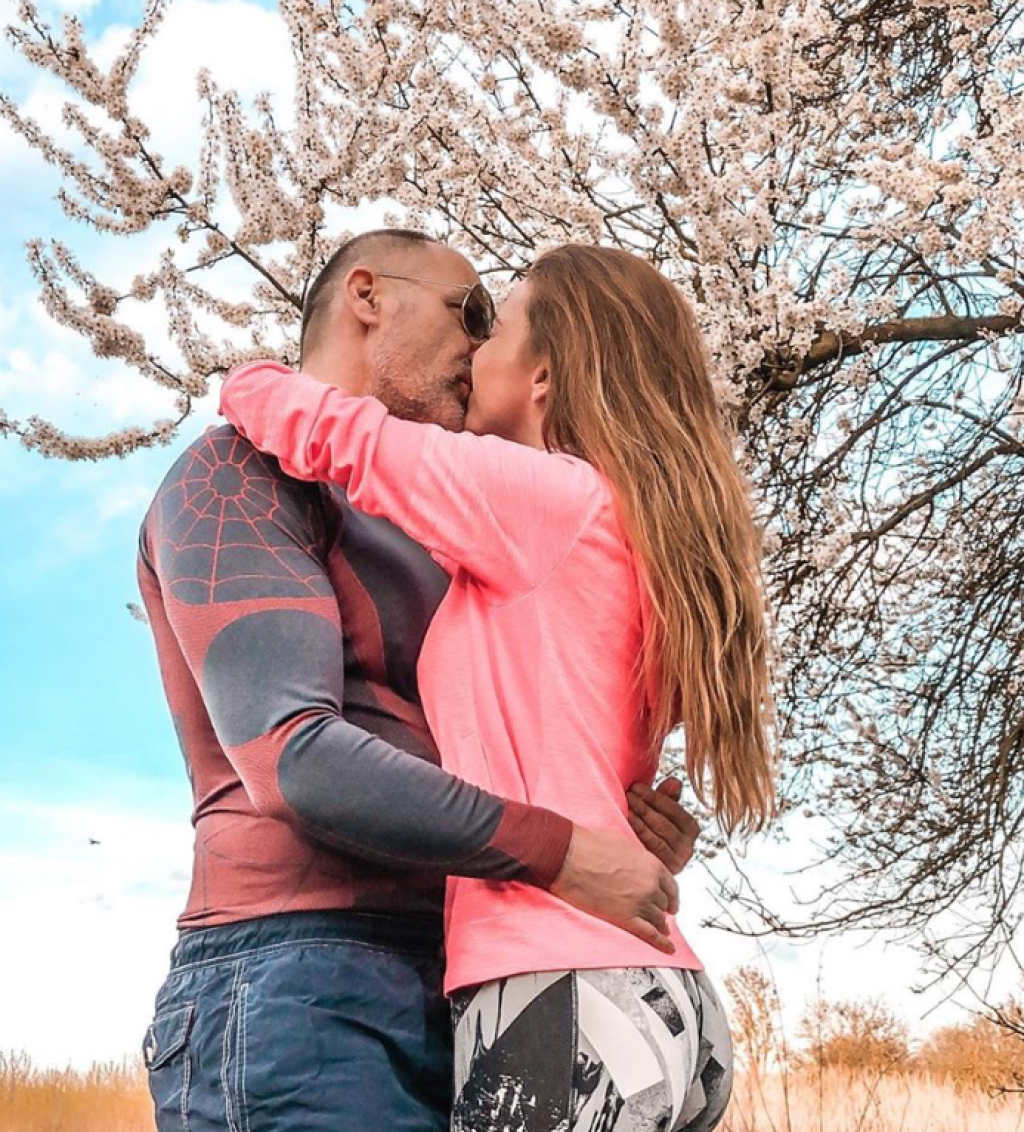 Andrea Verešová a jej romantický bozk pod čerešňou s manželom.
