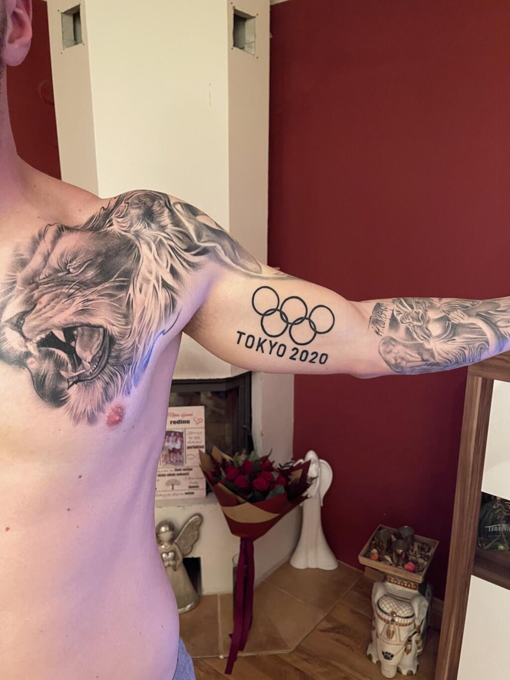 Bronzový medailista z Tokia si dal pamiatku na svoju prvú olympiádu aj vytetovať.