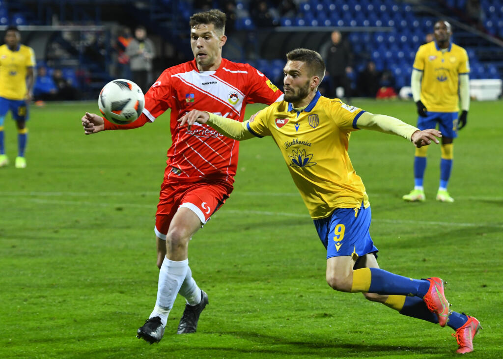 Nové opatrenia sa dotknú rovnako futbalových ako aj hokejových klubov.
