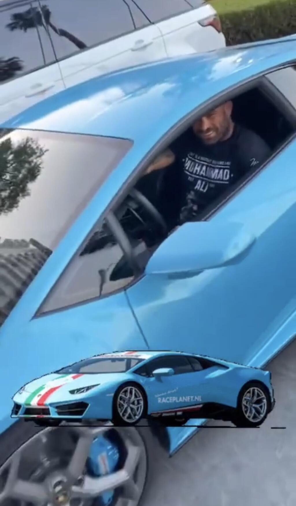 Vémola sa po Dubaji vyvážal v namakanom športiaku.