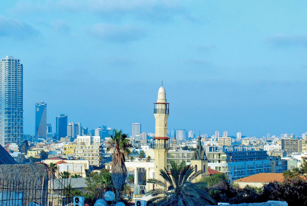 Tel Aviv, Izrael, Miro Jaroš, spevák, SuperStar, panoráma mesta, mrakodrapy
foto: Vladimír Gnepa
uverejenené: Šarm 36/2009
pôvodný súbor:Tela Aviv.eps