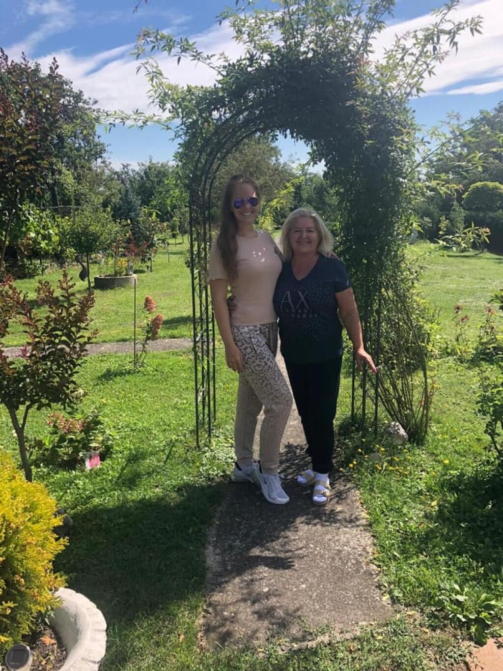 Mama Dušana Pašeka ml. Alexandra je pre dcéru Sašu najlepšia kamarátka. Dnes spolu prežívajú obrovský žiaľ.