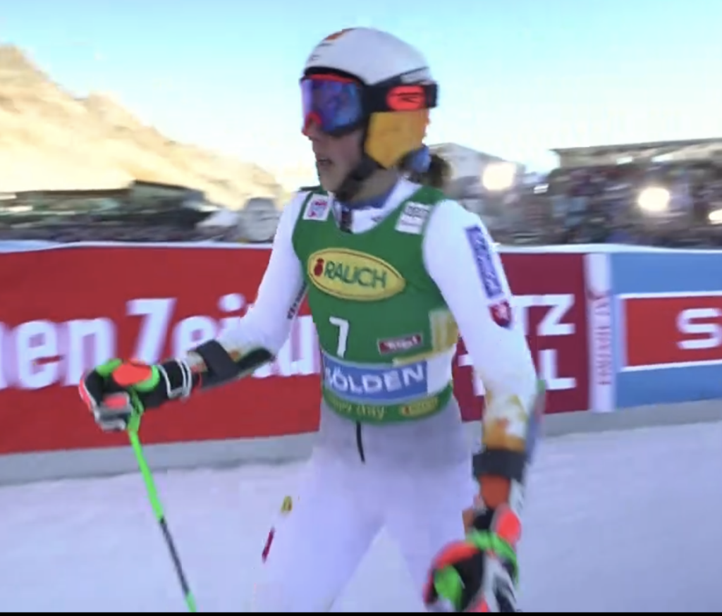 Petra Vlhová sa na trať na rakúskom ľadovci spustila s novým dizajnom kombinézy.