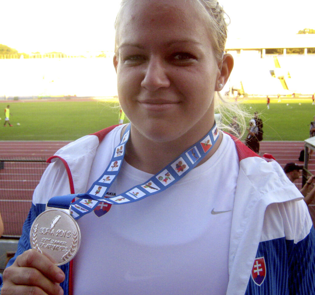 Ivana Krištofičová patrí k najúspešnejším deaflympijským reprezentantkám Slovenska, pričom nemalú zásluhu na jej výkonoch a výsledkoch má Dušan Dědeček, ktorý v nedeľu večer zabil v centre mesta piatich ľudí.