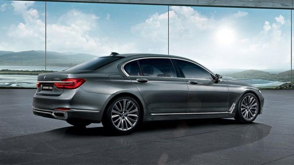 BMW 730i