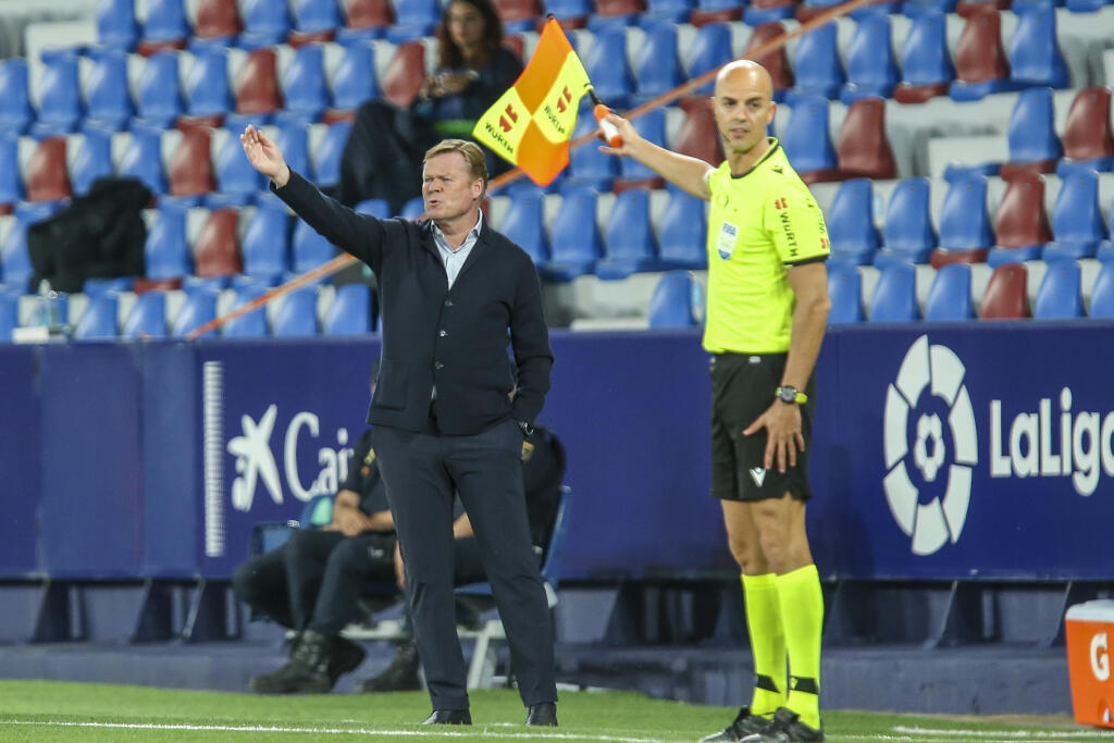 Pod Koemanom sa v Barcelone trasie stolička už po prvej sezóne.