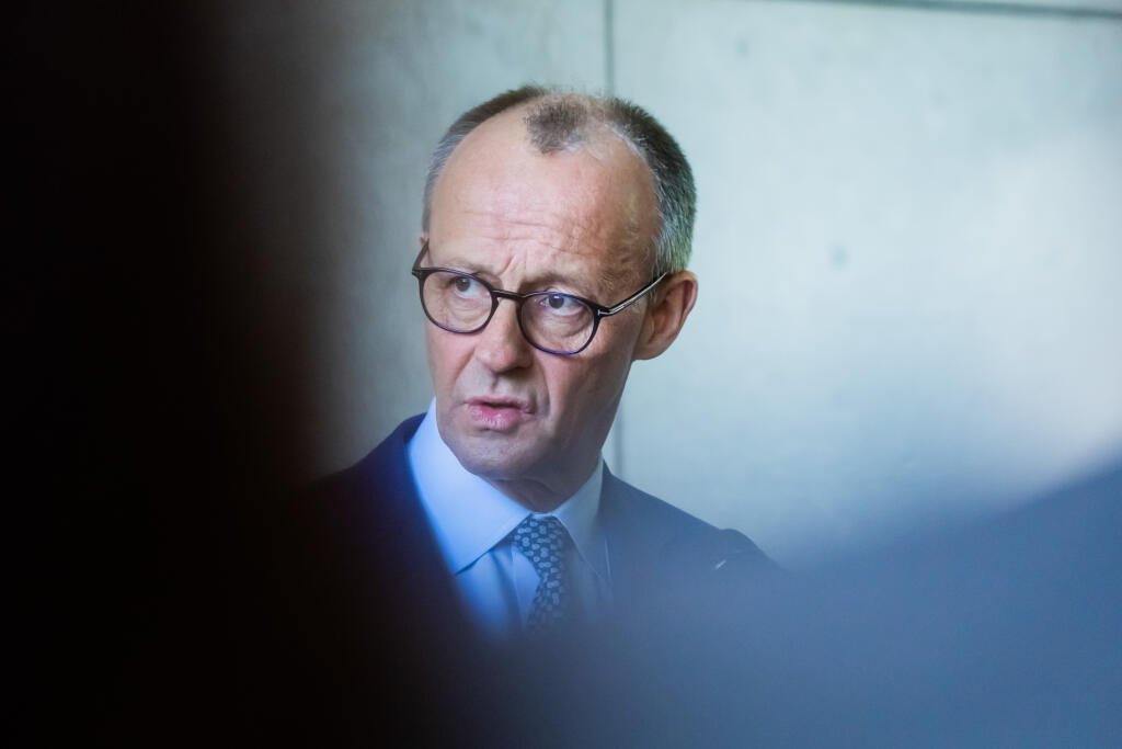 KK5 archív Berlín - Na archívnej snímke z 28. marca 2025 nemecký opozičný líder a predseda nemeckých kresťanských demokratov (CDU) Friedrich Merz v Berlíne. Podľa zdrojov agentúry DPA sa utorkové rokovania o vytvorení novej nemeckej vládnej koalície skončili neskoro večer bez konečnej dohody. Predstavitelia strán by ju chceli dosiahnuť do stredajšieho poludnia. FOTO TASR/DPA
ARCHIV - 28.03.2025, Berlin: Friedrich Merz, Unions-Kanzlerkandidat und CDU-Bundesvorsitzender, gibt vor Beginn der Fortse