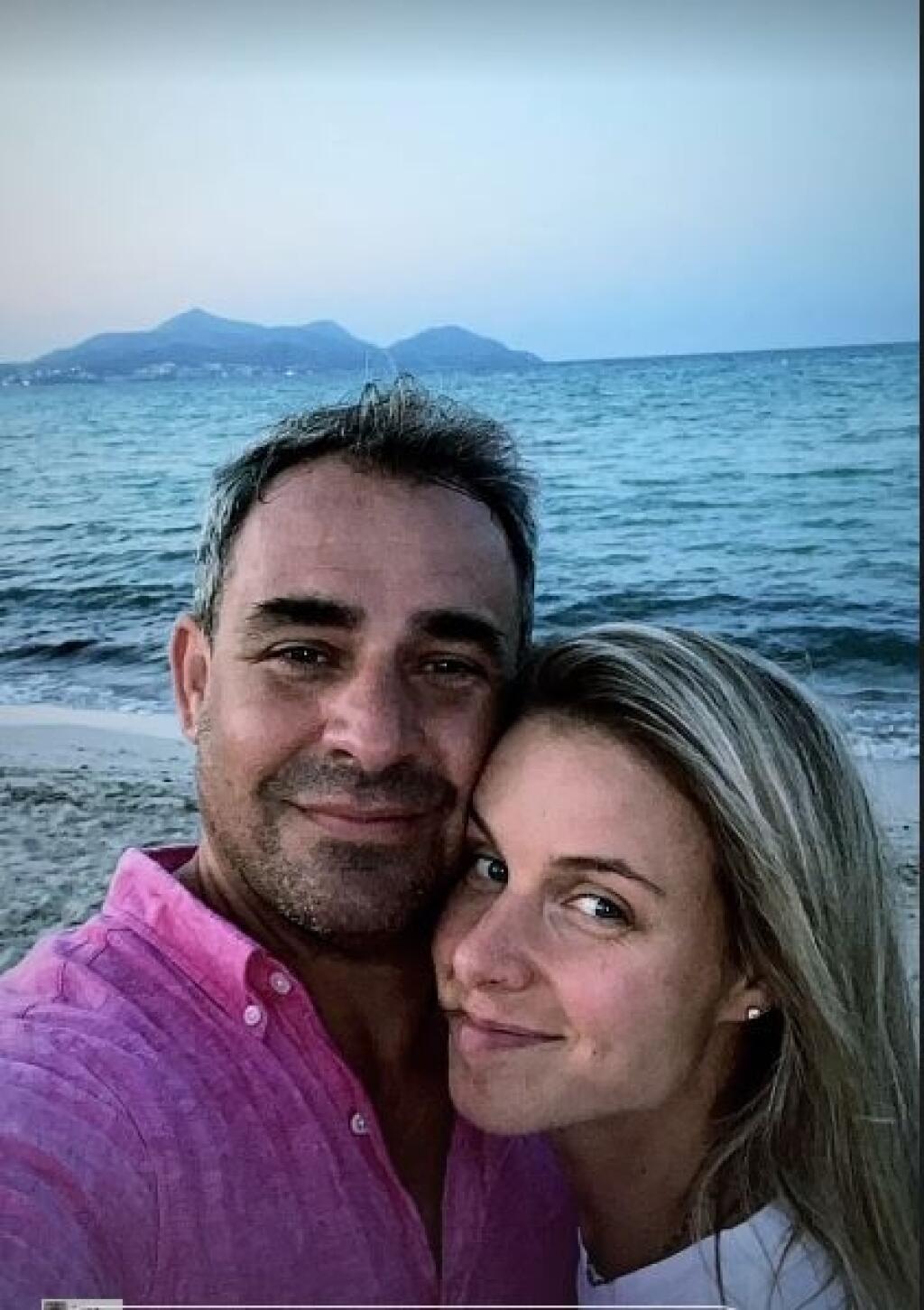 Nela, Filip a ich rozkošné deti si konečne užívajú pri mori.
