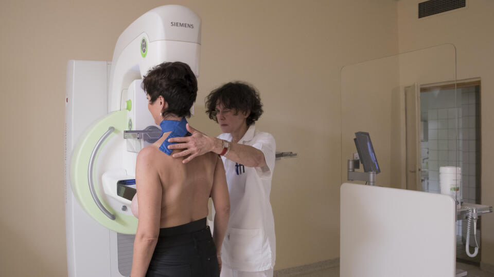 Ročne diagnostikujú stovky nových pacientiek, už často v pokročilom štádiu, preto sa ich prípady končia tragicky.