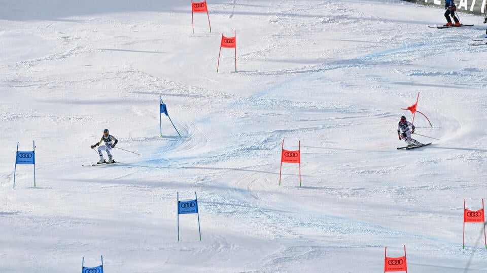 Paralelný obrovský slalom.