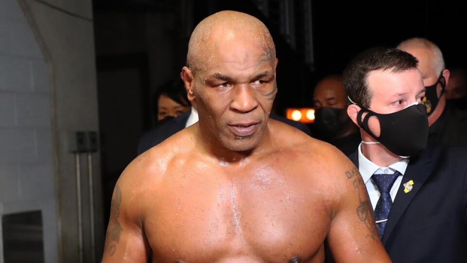 Mike Tyson sa vrátil do ringu po 15 rokoch.