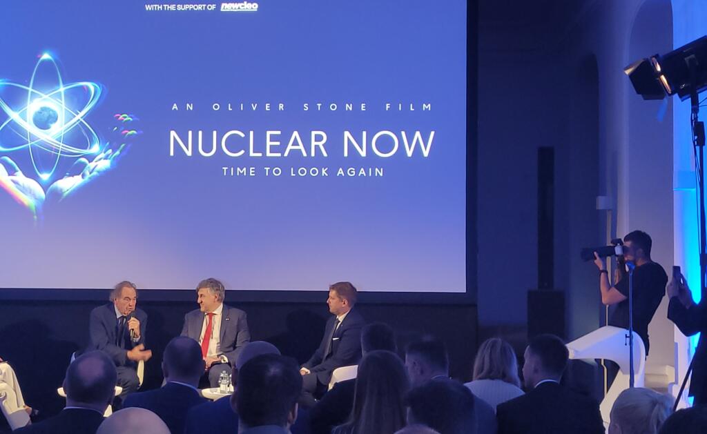 Slávny režisér odhaľuje zákutia jadrovej energetiky. Odmieta strašenie a žiada širšiu diskusiu