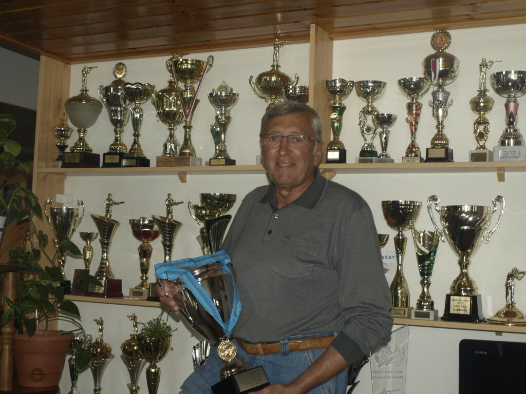 Prvoradé je naučiť poľovníka bezpečne narábať so zbraňou, aby nebol na poľovačke hrozbou pre seba aj okolie. A JOZEF HORVÁTH (70) je príkladný učiteľ.