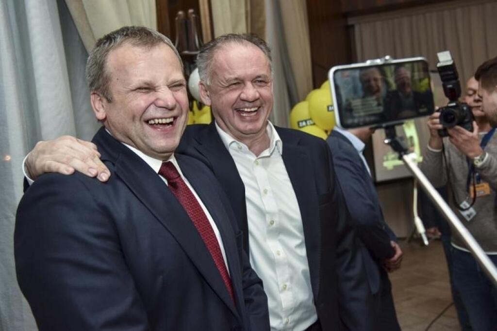 Multifunkční primátori. Novým poslancom sedieť na dvoch stoličkách neprekáža