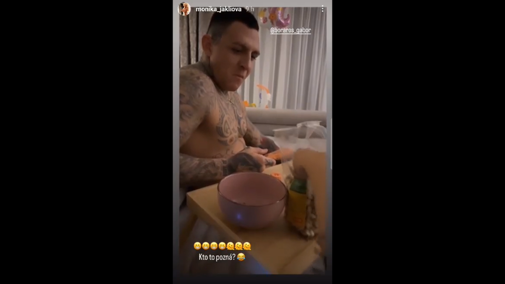 Videl v nej však ten zámer a práve preto sa na záver nezdržal úsmevu, ktorý venoval svojej láske.