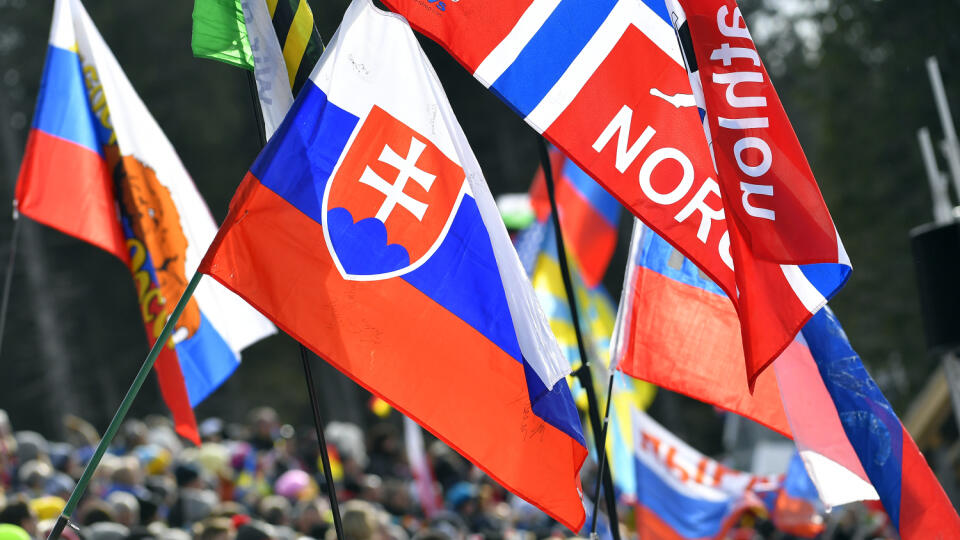 Slovensko nebude dejiskom ME 2024 v hádzanej žien. Spoločná kandidatúra Slovenska, Poľska a Česka neuspela v hlasovaní delegátov na mimoriadnom kongrese Európskej hádzanárskej federácie (EHF) v Štokholme.