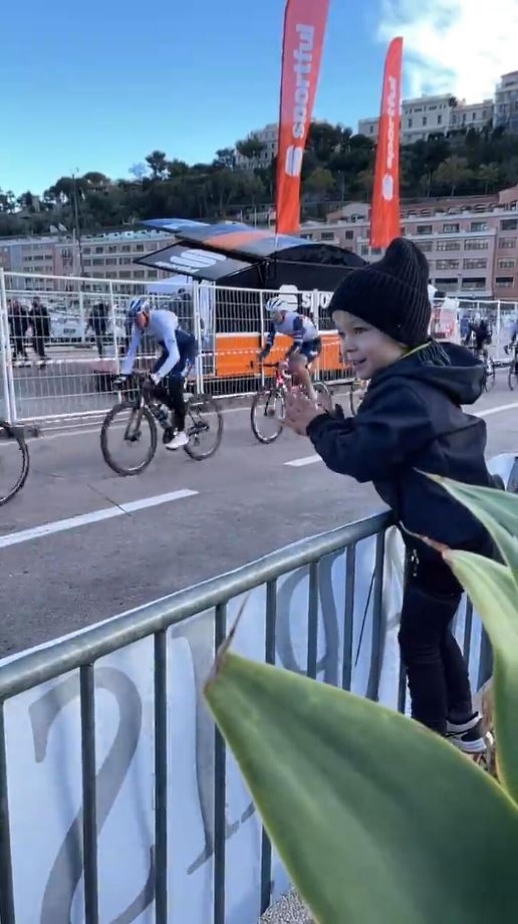 Keďže preteky sa konali v Monaku, kde má Sagan trvalý pobyt, nechýbal na nich ani jeho syn Marlon. Ten najskôr fandil pri trati svojmu otcovi a držal mu palce v boji o víťazstvo, neskôr taktiež nasadil prilbu, vysadol na bicykel a brázdil Monakom po Petrovom boku.