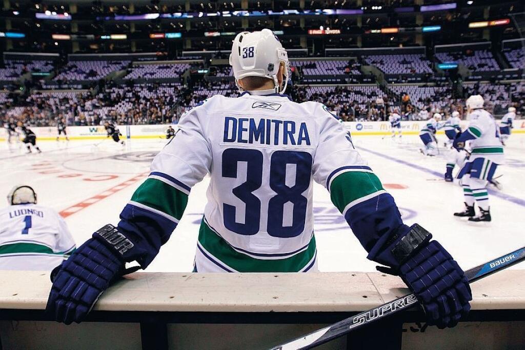 Tragicky zosnulý Pavol Demitra získal v ére mŕtveho puku 490 bodov v 486 stretnutiach NHL.