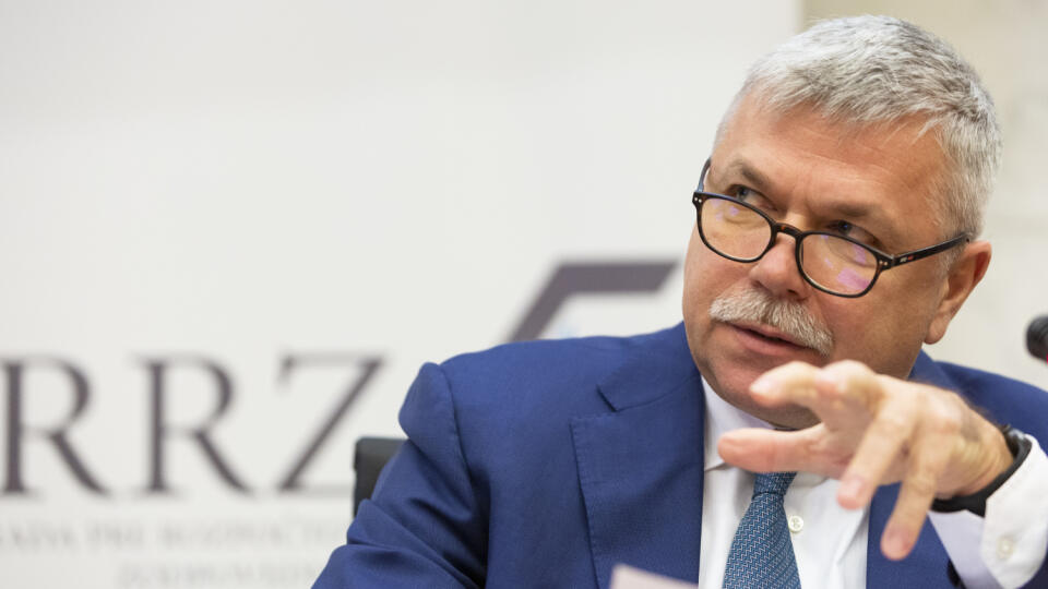 Na snímke predseda Rady pre rozpočtovú zodpovednosť Ivan Šramko počas tlačovej konferencie Rady pre rozpočtovú zodpovednosť k hodnoteniu Návrhu rozpočtu verejnej správy na roky 2020 až 2022 v Bratislave 15. novembra 2019. FOTO TASR – Jaroslav Novák