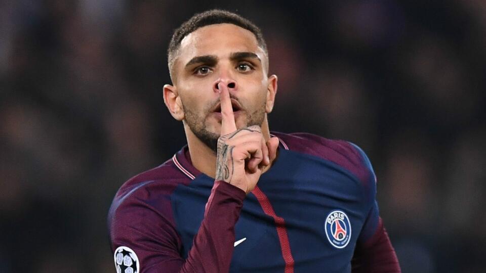 Layvin Kurzawa má na stole niekoľko ponúk.
