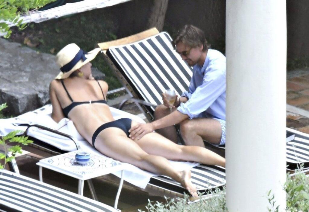 Partner Marie Šarapovovej Alexander Gilkes, s ktorý má tenistka dieťa, sa jej nevie nabažiť.