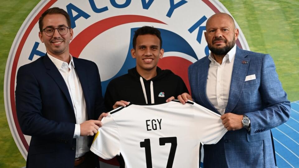 Egy Maulana Vikri prestúpil do Senice.