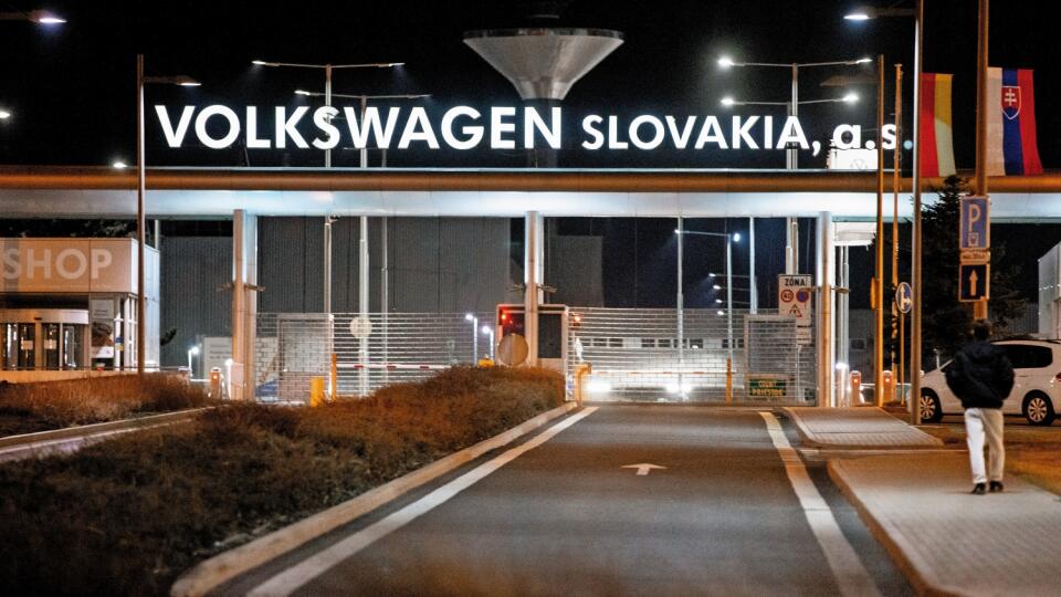 PRVÍSpoločnosť Volkswagen zavrela brány svojich troch závodov na Slovensku už 17. marca. Ostatné automobilky ju nasledovali.