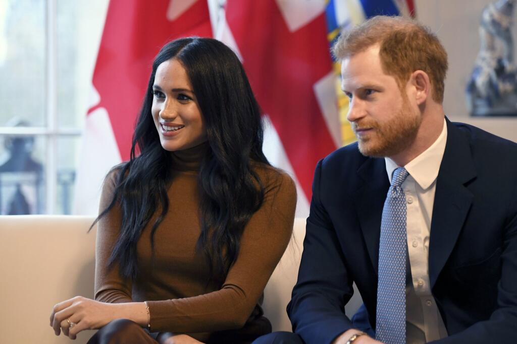 Prvé kráľovské povinnosti Meghan a princa Harryho v tomto roku. Spoločne navštívili Kanadský dom v Londýne. Práve v Kanade trávili ako rodina vianočné sviatky. Reč tela vojvodkyne a vojvodu zo Sussexu naznačovala, že sú si oporou.