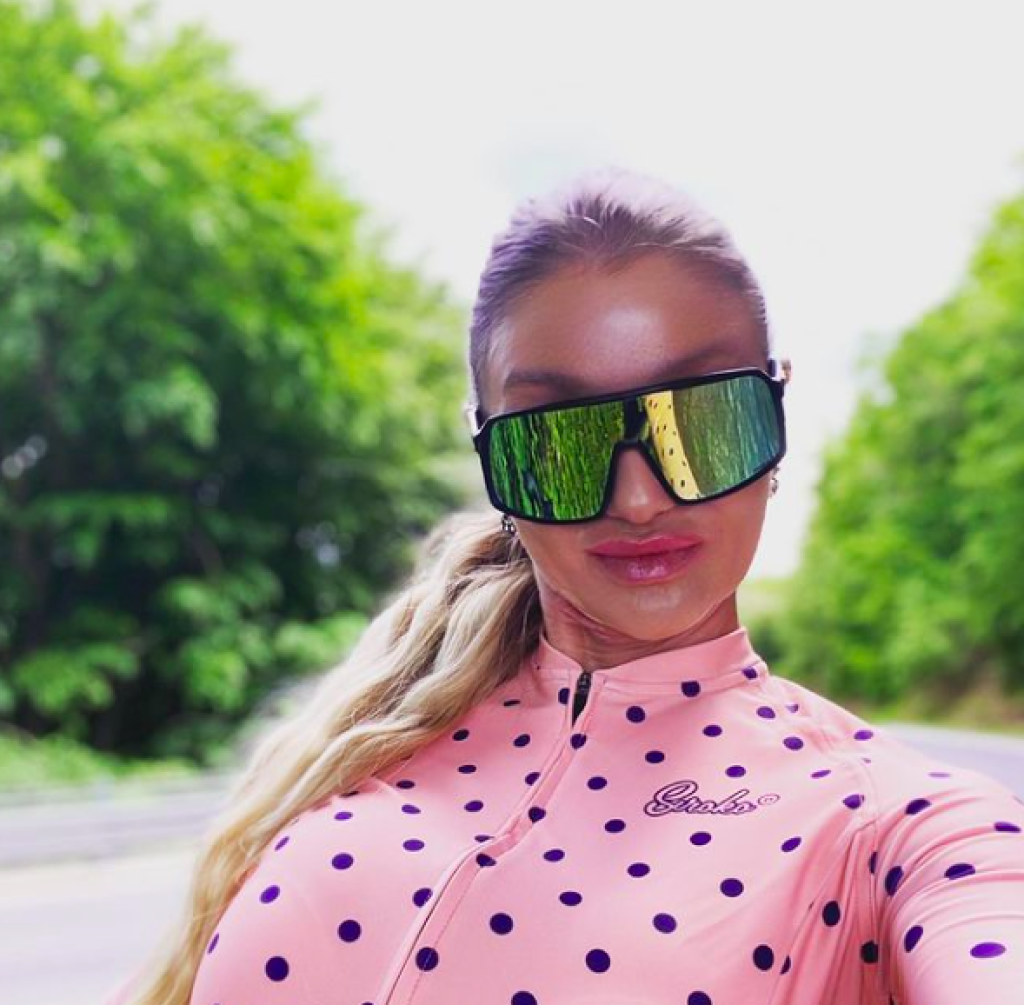 Denne hodiny času, ktoré trávi na bicykli.