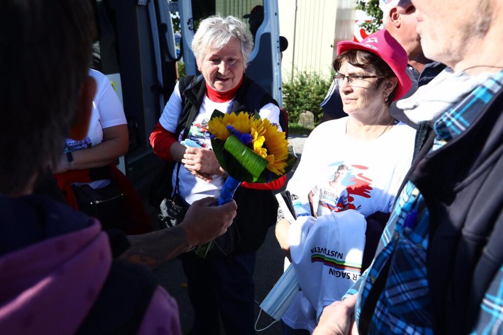 Triumf Petra Sagan si prišla vychutnať priamo do Trnavy aj jeho mama Helena, ktorá žije v Domove pokoja Žofie Bosniakovej v Tepličke nad Váhom. Na hlave mala už tradične ružový klobúk a tričko, na ktorom mala syna Juraja.