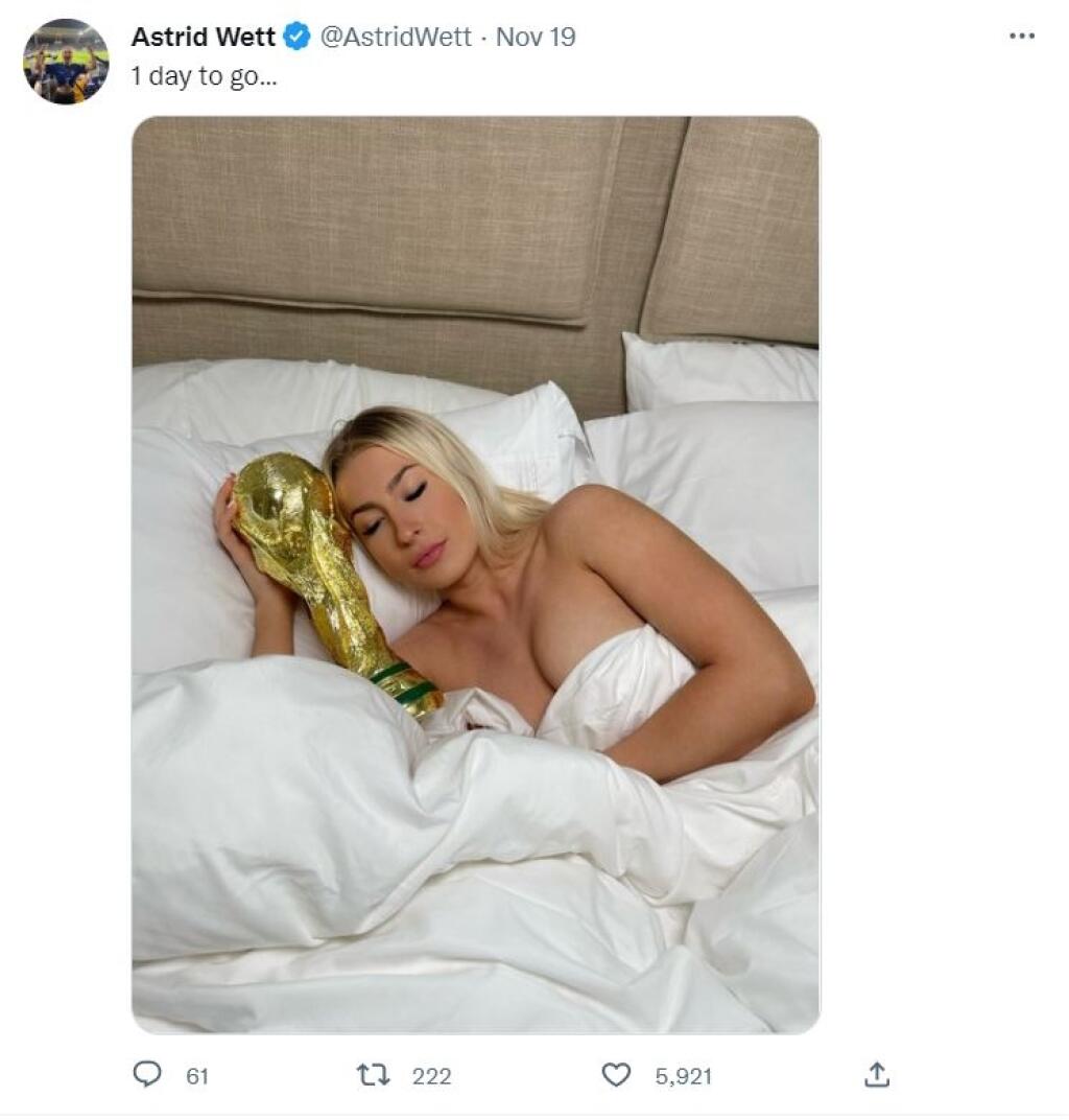 Astrid prežíva MS vo futbale naplno a počas nich sa už tradične ukazuje v poriadne pikantných pózach.