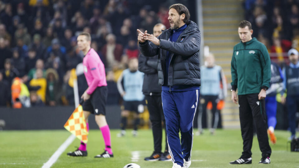 Odvetný zápas K-skupiny Európkej futbalovej ligy UEFA medzi Wolverhampton Wanderers a ŠK Slovan Bratislava. Na snímke Ján Kozák ml.