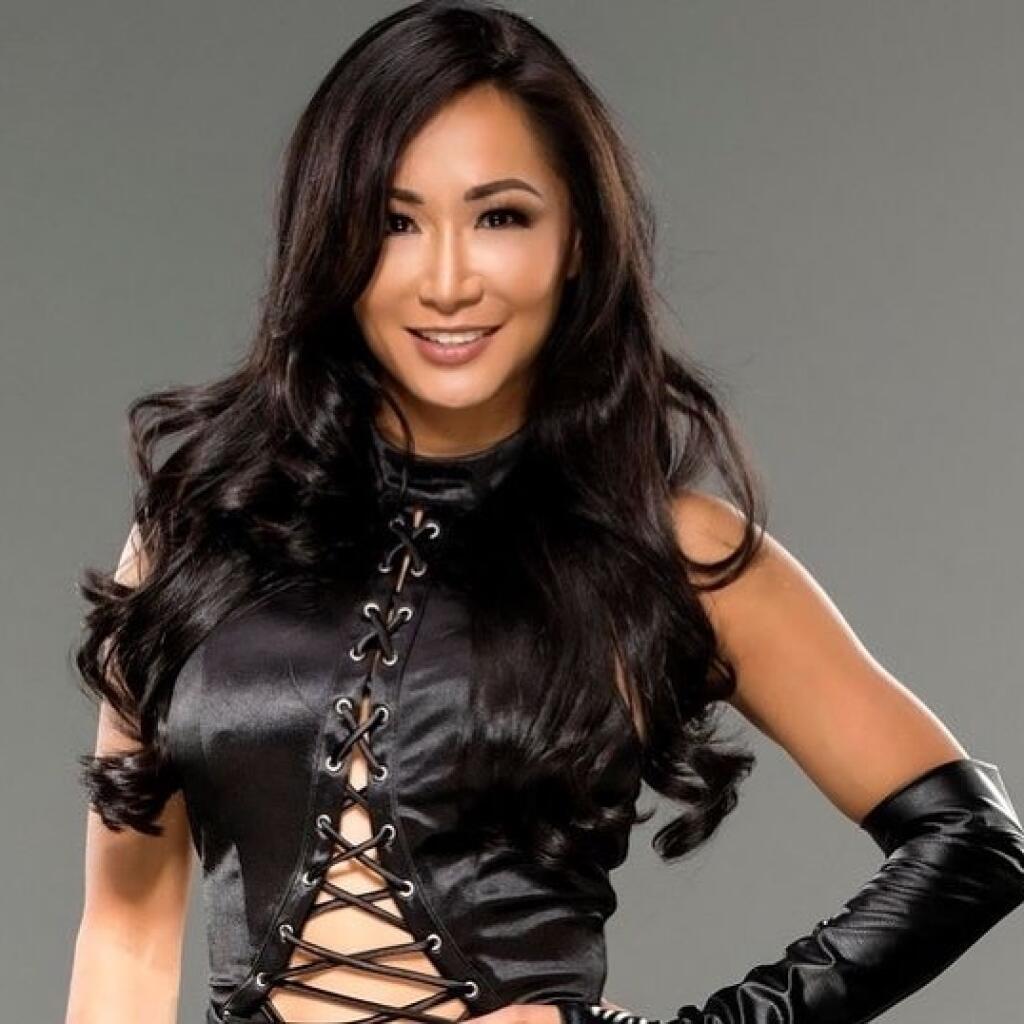 Wrestlerka Gail Kim rada ukazuje svoje vyšportované telo.
