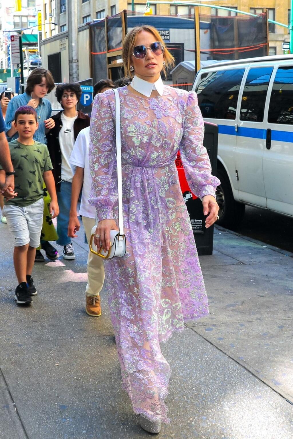 Jennifer Lopez tentoraz stavila na eleganciu.