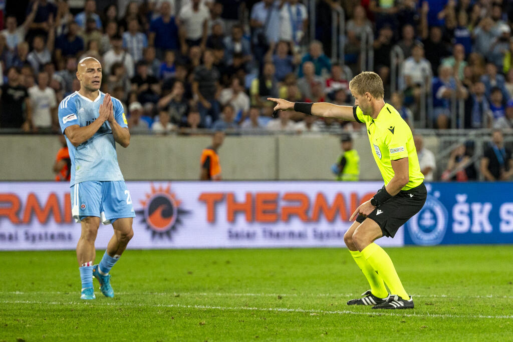 V prestížnom dueli sa udiali viaceré sporné a kontroverzné situácie.