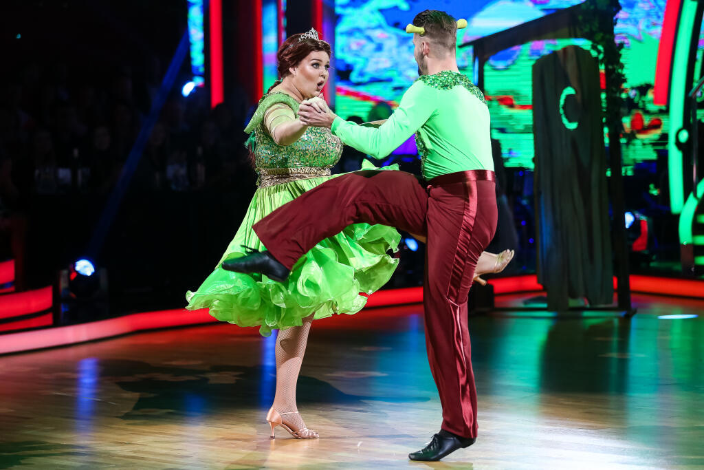 3. kolo tanečnej súťaže celebrít Lets Dance vysielanej naživo z Bratislavskej Incheby. Na snímke Eva Kramerová a Lukáš Hojdan