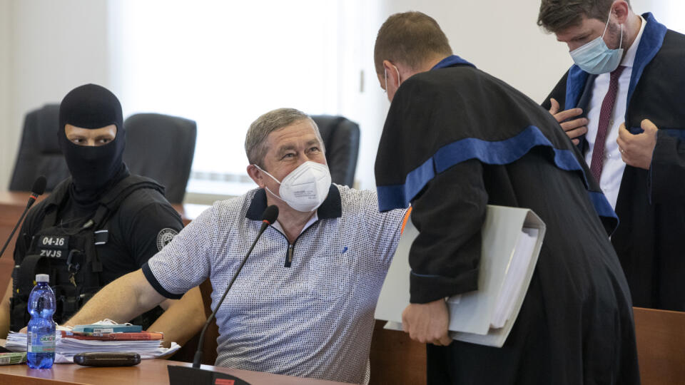 Súdne pojednávanie s bývalým šéfom úradu Špeciálnej prokuratúry Dušanom Kováčikom na Špecializovanom trestnom súde v Pezinku, ktorý e obvinený zo zločinu zneužitia právomoci verejného činiteľa, obzvlášť závažného zločinu prijímania úplatku, zločinu založenia, zosnovania a podporovania zločineckej skupiny a z prečinu ohrozenia dôvernej a vyhradenej skutočnosti.