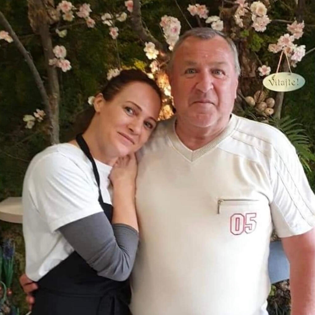 Adriana Poláková
„Každej dcére by som priala tatina ako je ten môj. Deň otcov, lebo tí sú v životoch detí dôležití,“ napísala známa moderátorka k spoločnému záberu so svojím otcom.