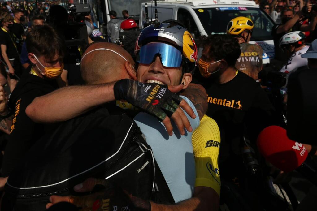Wout van Aert a jeho obrovská radosť v cieli 4. etapy Tour de France.