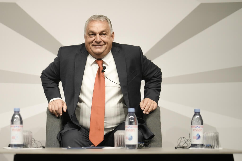 WA 38 Berlín - Maďarský premiér Viktor Orbán prichádza na panelovú diskusiu, ktorú zorganizovali mediálne vydavateľstvá na tému 