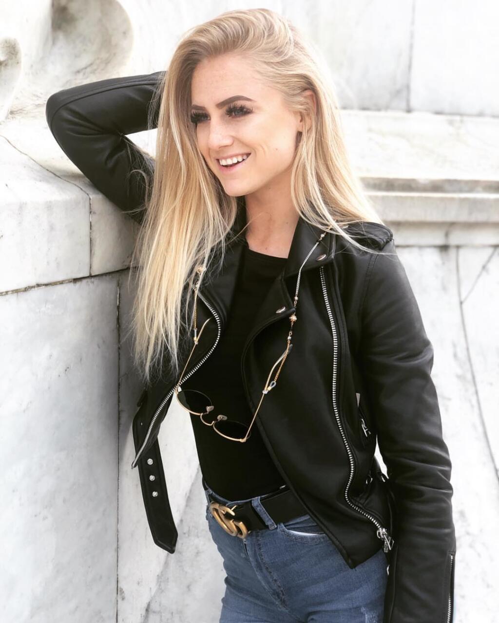 Krásna Ashlin žije so svojou reprezentačnou kolegyňou, ale zároveň aj súperkou.