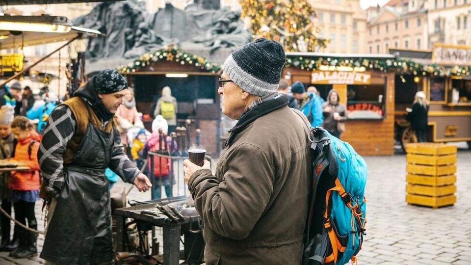 Aj na vianočných trhoch môžete vidieť rôzne remeslá. Romankovi sa stalo jedno z nich osudným.