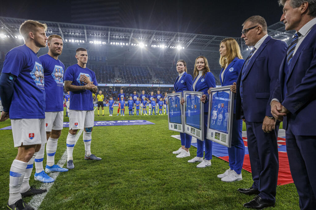 Škrtel sa lúčil s reprezentáciou spoločne s Adamom Nemcom a Tomášom Hubočanom.