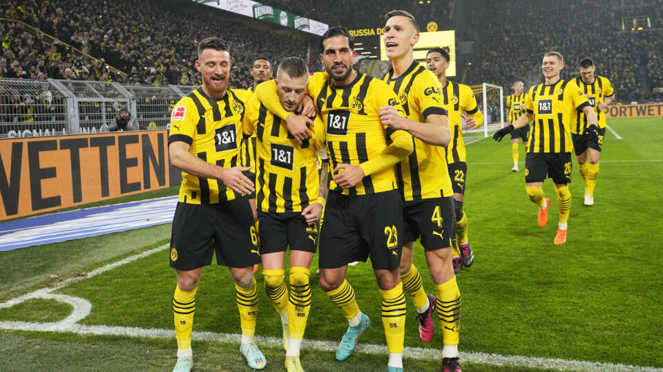 JB 56 Dortmund - Hráči Dortmundu oslavujú úvodný gól Marca Reusa vo futbalovom zápase nemeckej Bundesligy Borussia Dortmund - RB Lipsko v Dortmunde 3. marca 2023. FOTO TASR/AP