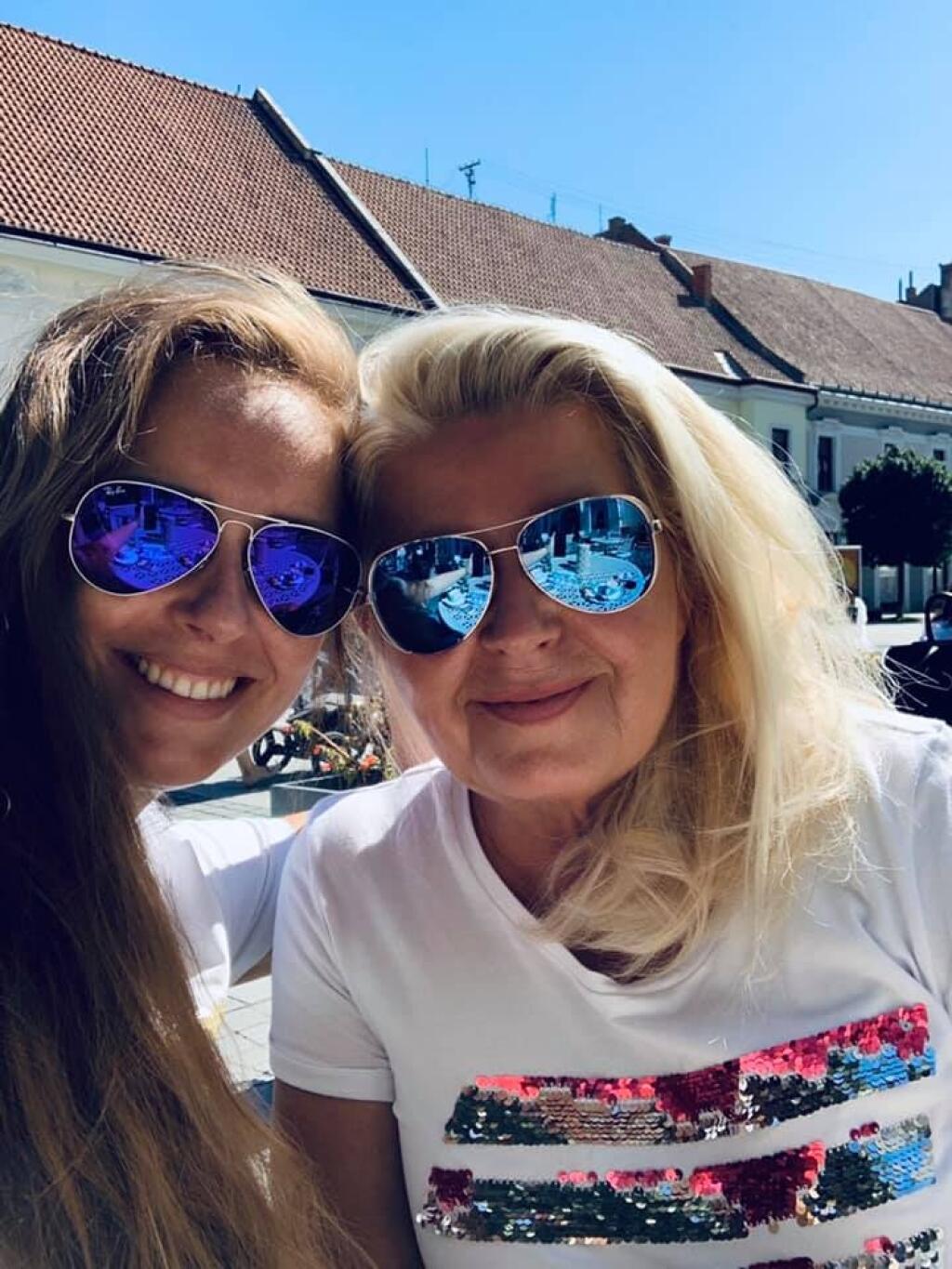 Mama Dušana Pašeka ml. Alexandra je pre dcéru Sašu najlepšia kamarátka. Dnes spolu prežívajú obrovský žiaľ.